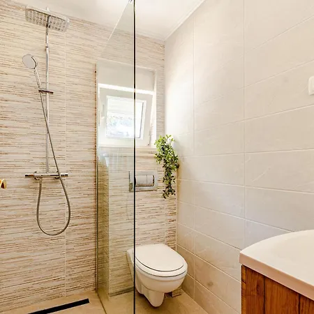 Apartment Beach Front Apartment In Blato *