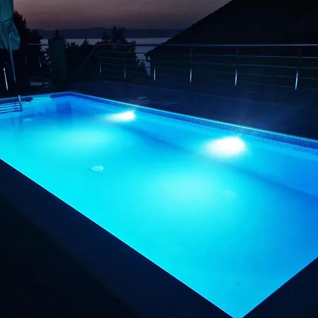 Awesome In With Heated Swimming Pool *
