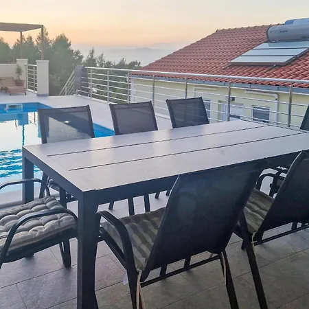 Apartment Awesome In With Heated Swimming Pool *
